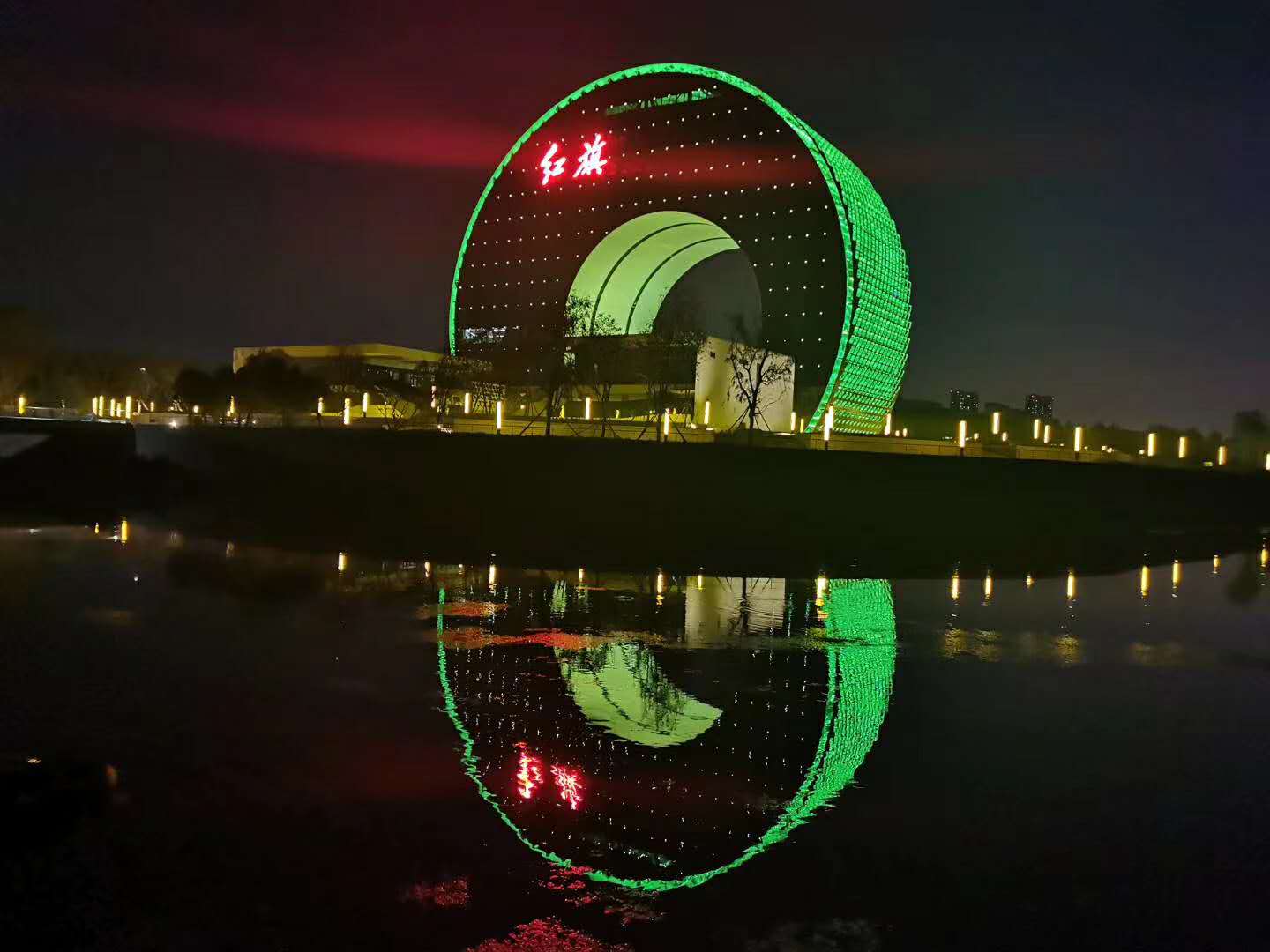 LED格栅屏行业应用